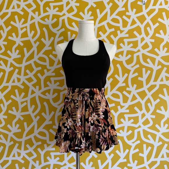 Ripcurl Flowy Tropical Floral Shorts - XS/Small - Picture 1 of 6